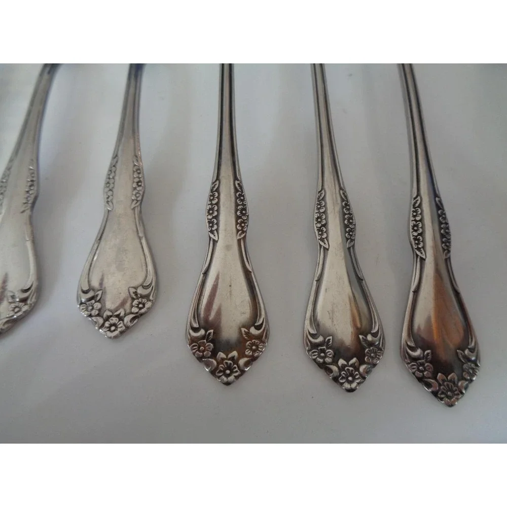 Oneida Wm Rogers Deluxe Stainless Dinner Flatware Mansfield Salad Forks Spoons